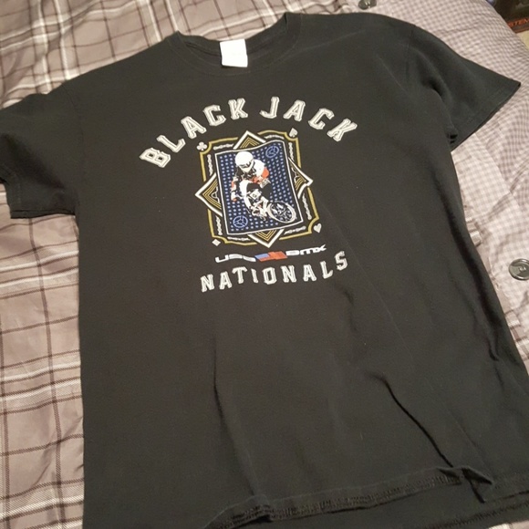 T shirts - Picture 3 of 4